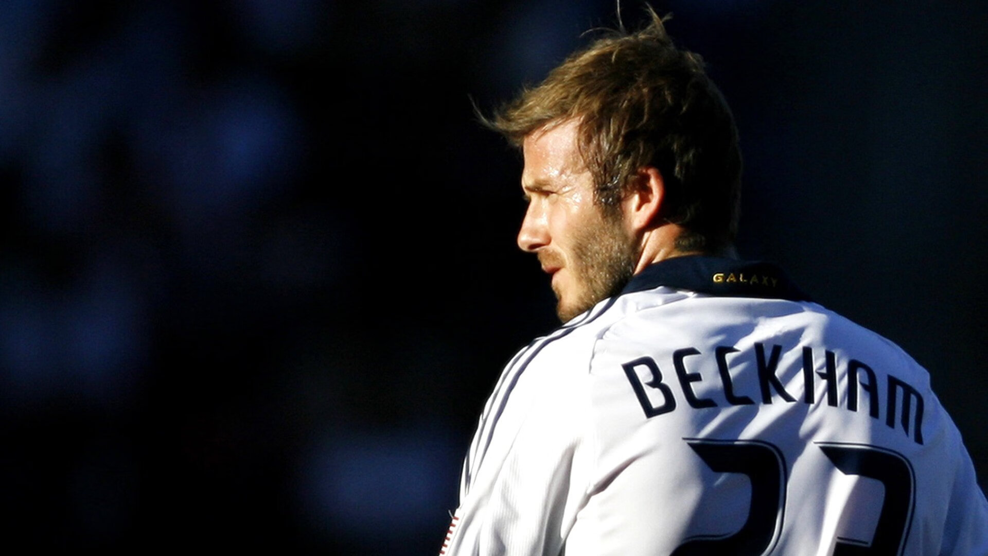 里根·史密斯决赛节奏掌控堪称典范，美国游泳里根史密斯